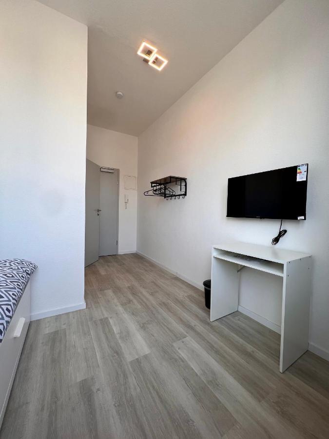 Nujen- Hotel Und Apartment Stuttgart Zuffenhausen Экстерьер фото